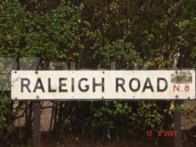 			LET!, Studio Apartment, 1 bath, 1 reception Studio			 Raleigh Road, TURNPIKE LANE